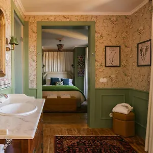 2* Maison d'hôtes Rosegarden House - By Unlock